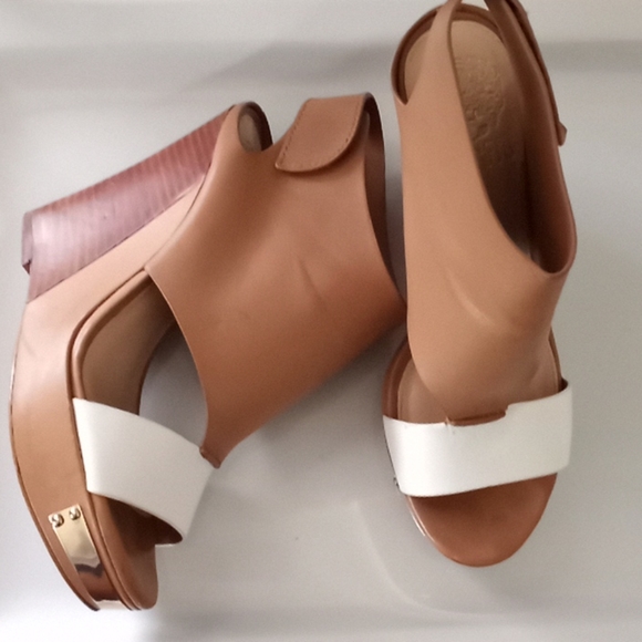 Vince Camuto Shoes - Vince camuto open toe leather wedge heels